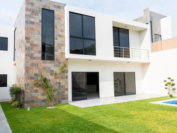 CASA EN RESIDENCIAL BURGOS