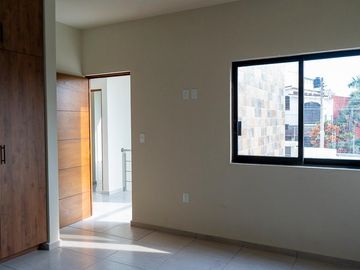 CASA EN RESIDENCIAL BURGOS