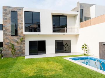 CASA EN RESIDENCIAL BURGOS