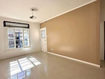 VENTA BERNAL OESTE CASA 3 AMBIENTES