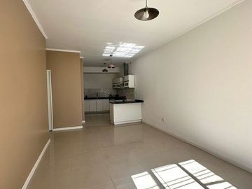 VENTA BERNAL OESTE CASA 3 AMBIENTES