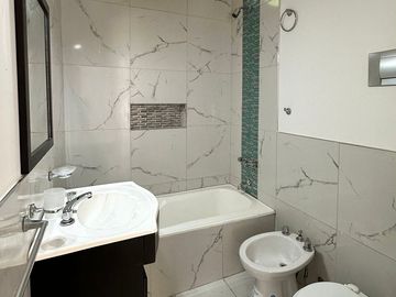 VENTA BERNAL OESTE CASA 3 AMBIENTES