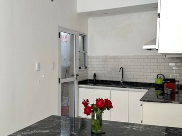VENTA BERNAL OESTE CASA 3 AMBIENTES