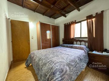 PH Tipo Casa Ideal 2 Familias o Renta en PB y PA a 3/C de Av. Maipu.