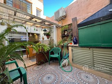 PH Tipo Casa Ideal 2 Familias o Renta en PB y PA a 3/C de Av. Maipu.