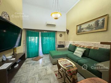 PH Tipo Casa Ideal 2 Familias o Renta en PB y PA a 3/C de Av. Maipu.