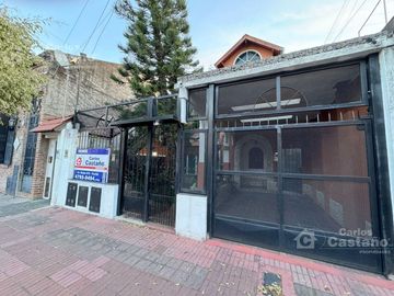 PH Tipo Casa Ideal 2 Familias o Renta en PB y PA a 3/C de Av. Maipu.