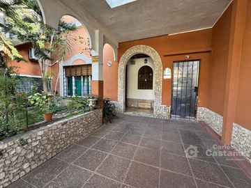 PH Tipo Casa Ideal 2 Familias o Renta en PB y PA a 3/C de Av. Maipu.