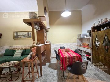 PH Tipo Casa Ideal 2 Familias o Renta en PB y PA a 3/C de Av. Maipu.