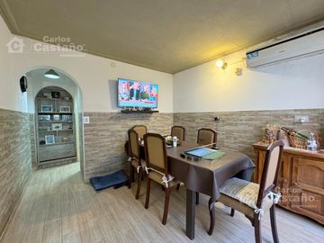PH Tipo Casa Ideal 2 Familias o Renta en PB y PA a 3/C de Av. Maipu.