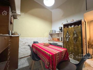 PH Tipo Casa Ideal 2 Familias o Renta en PB y PA a 3/C de Av. Maipu.