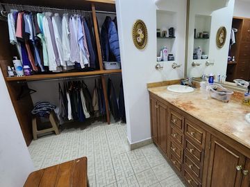 Casa en venta en frac. Valle Real, zona norte de Aguascaliente
