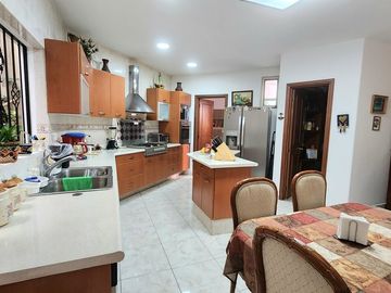 Casa en venta en frac. Valle Real, zona norte de Aguascaliente