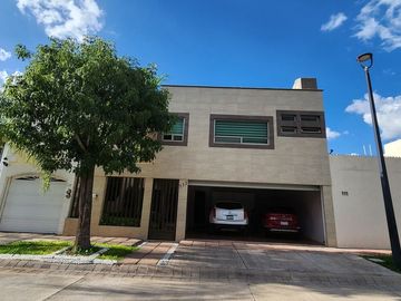 Casa en venta en frac. Valle Real, zona norte de Aguascaliente