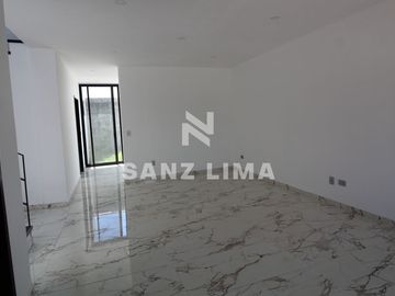 Pedregal del Junco: Bella casa en clúster con finos acabados y diseño exclusivo.
