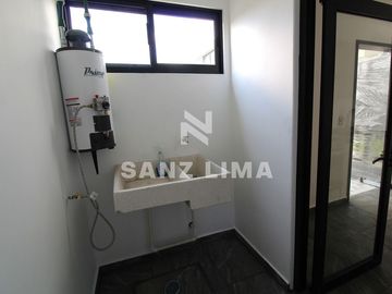 Pedregal del Junco: Bella casa en clúster con finos acabados y diseño exclusivo.