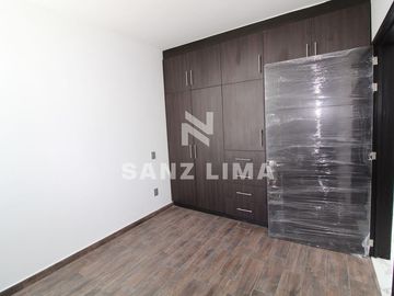 Pedregal del Junco: Bella casa en clúster con finos acabados y diseño exclusivo.