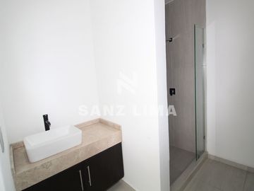 Pedregal del Junco: Bella casa en clúster con finos acabados y diseño exclusivo.