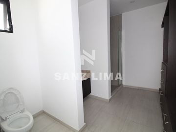 Pedregal del Junco: Bella casa en clúster con finos acabados y diseño exclusivo.
