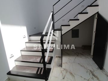 Pedregal del Junco: Bella casa en clúster con finos acabados y diseño exclusivo.