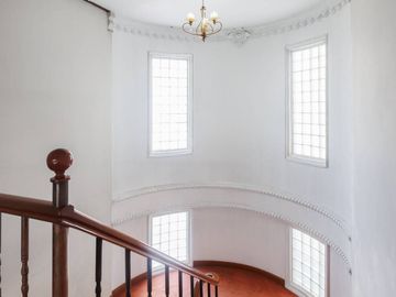 Spacious 4 bedroom House with Garden for sale