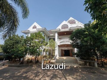 Spacious 4 bedroom House with Garden for sale