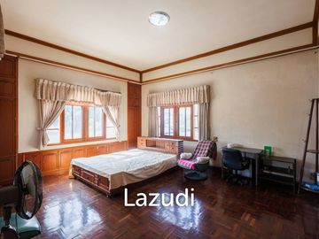 Spacious 4 bedroom House with Garden for sale
