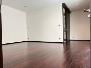 4 Bedroom Condo for sale at The Primary V