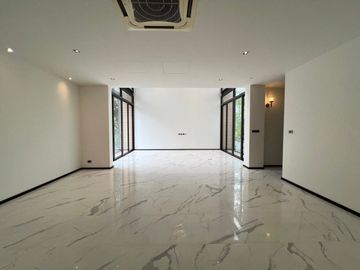 4 Bedroom Condo for sale at The Primary V