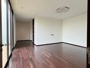 4 Bedroom Condo for sale at The Primary V