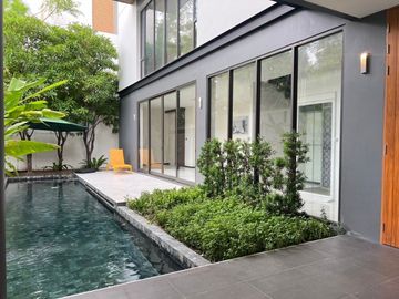 4 Bedroom Condo for sale at The Primary V