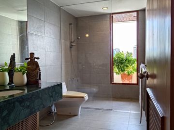 3 Bedroom 3 Bathroom condo for sale