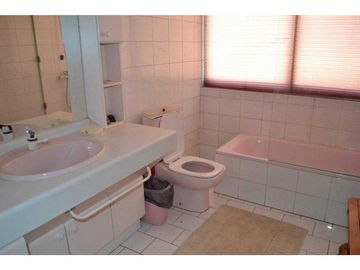Casa para familia o empresa - Amplio Terreno Metro Los Dominicos