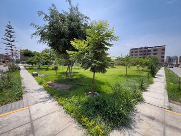 SE VENDE DEPAS EN ESTRENO FRENTE A PARQUE