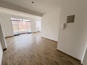 SE VENDE DEPAS EN ESTRENO FRENTE A PARQUE