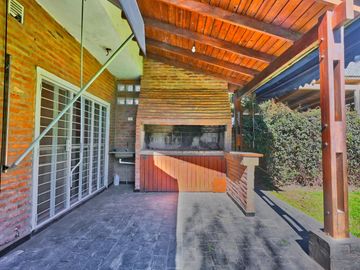 Casa en Funes