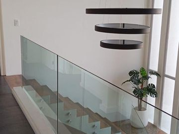 Casa de cinco ambientes con jardin y piscina en Greenville Barrio Cerrado Hudson