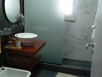 Casa de cinco ambientes con jardin y piscina en Greenville Barrio Cerrado Hudson