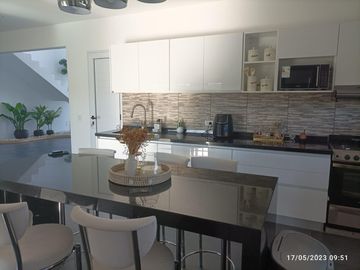 Casa de cinco ambientes con jardin y piscina en Greenville Barrio Cerrado Hudson