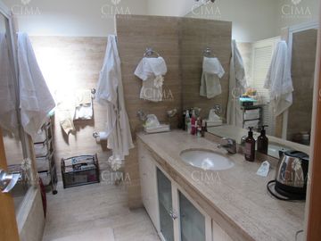 CASA DE UN SOLO NIVEL EN ACAPATZINGO - V336