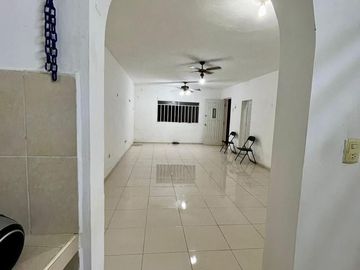 CASA DE UNA PLANTA EN VENTA EN EL CENTRO, MÉRIDA, CERCA DEL PARQUE DE LA ERMITA