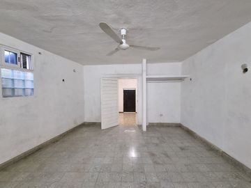 CASA DE UNA PLANTA EN VENTA EN EL CENTRO, MÉRIDA, CERCA DEL PARQUE DE LA ERMITA