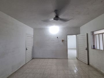 CASA DE UNA PLANTA EN VENTA EN EL CENTRO, MÉRIDA, CERCA DEL PARQUE DE LA ERMITA
