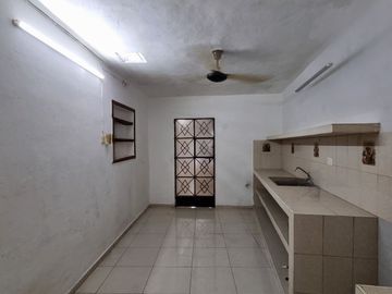 CASA DE UNA PLANTA EN VENTA EN EL CENTRO, MÉRIDA, CERCA DEL PARQUE DE LA ERMITA