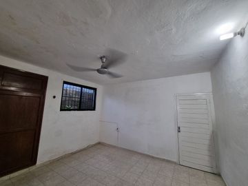 CASA DE UNA PLANTA EN VENTA EN EL CENTRO, MÉRIDA, CERCA DEL PARQUE DE LA ERMITA