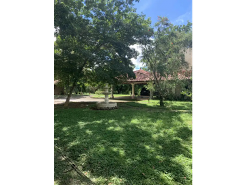 CHITRE / CASA DE CAMPO / 4300 M2 / CON CASA DE HUESPED