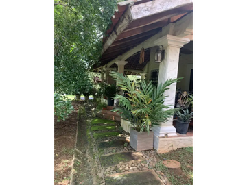 CHITRE / CASA DE CAMPO / 4300 M2 / CON CASA DE HUESPED