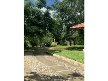 CHITRE / CASA DE CAMPO / 4300 M2 / CON CASA DE HUESPED