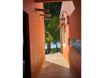 ARCHIPELAGO DE LAS PERLAS / ISLA SABOGA / FRENTE AL MAR / 2000 M2
