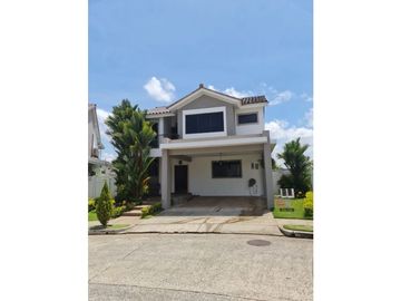 Vendo casa en Brisas del Golf